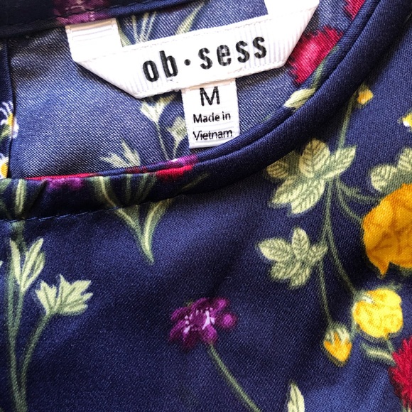 Girl’s satin jumpsuit - Picture 2 of 3